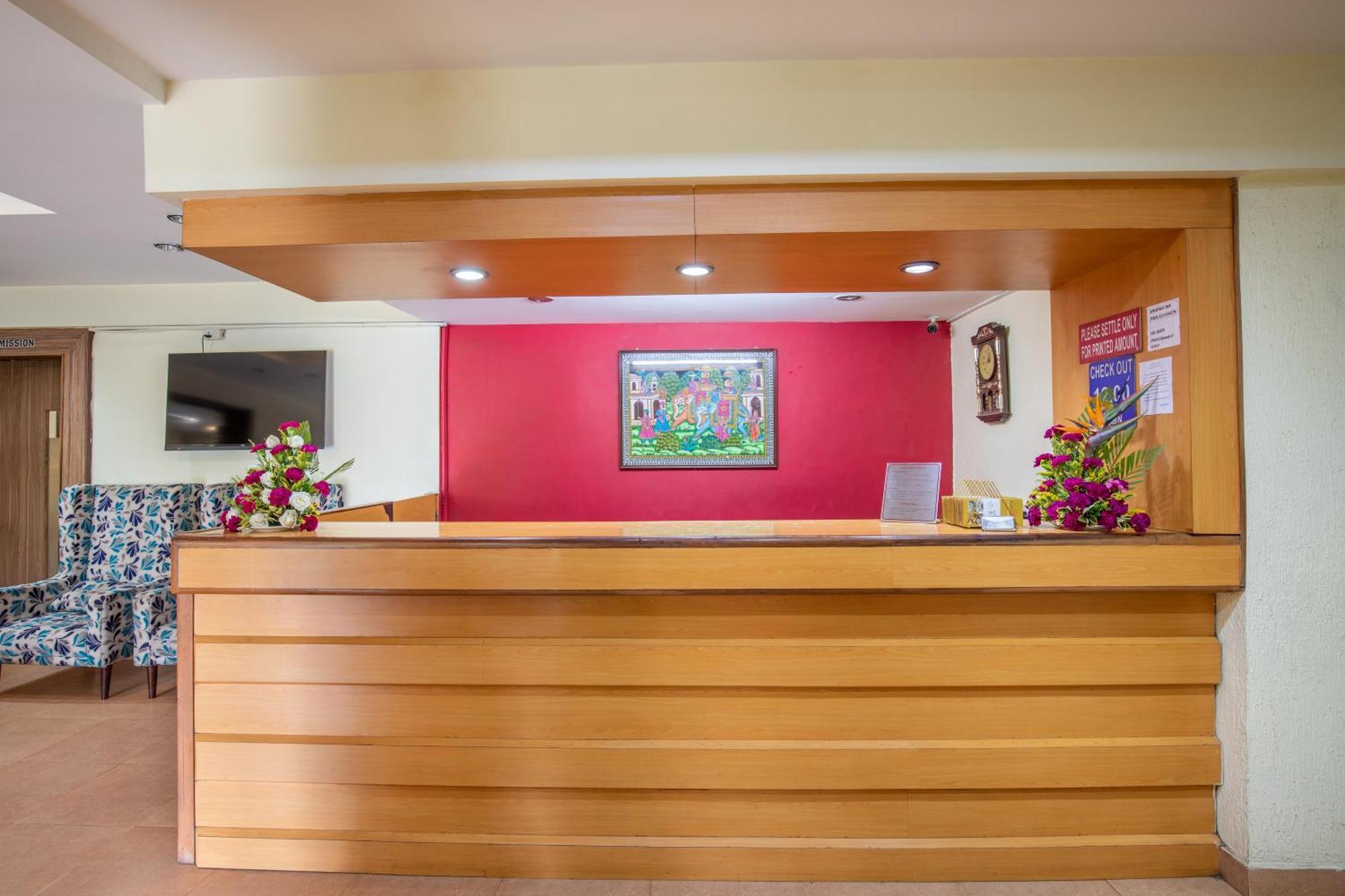 Vinayaga Inn By Poppys, Udagamandalam Exterior foto