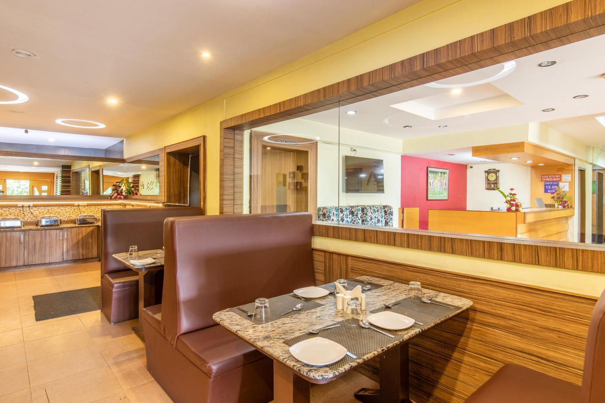 Vinayaga Inn By Poppys, Udagamandalam Exterior foto